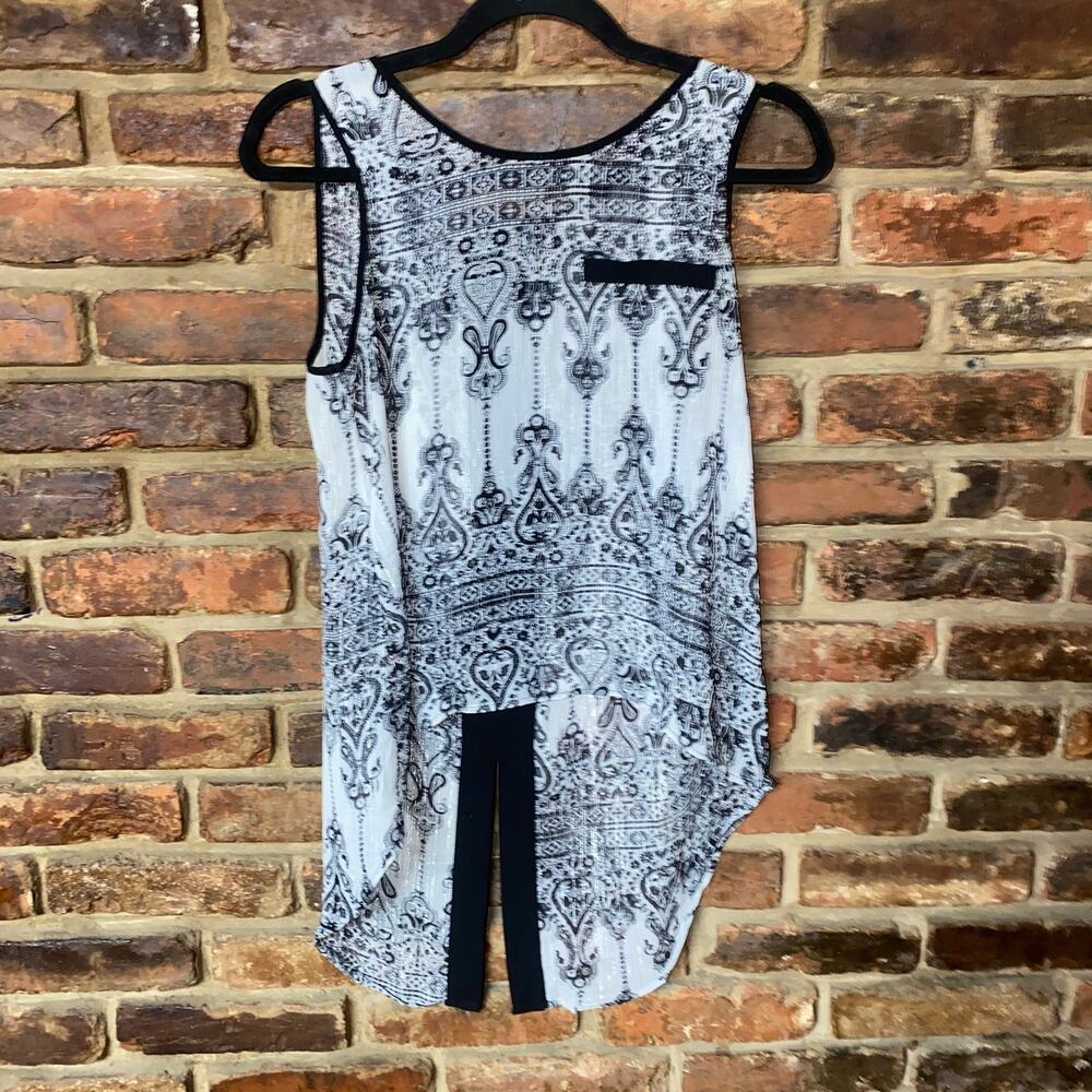 BCX Black Cream Metallic Sleeveless High Low Blouse Women's Size XS